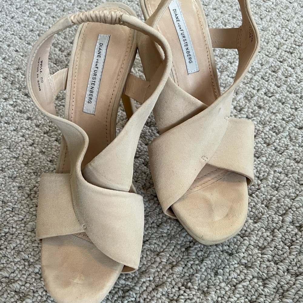 New! Quality platform suede DVF heels